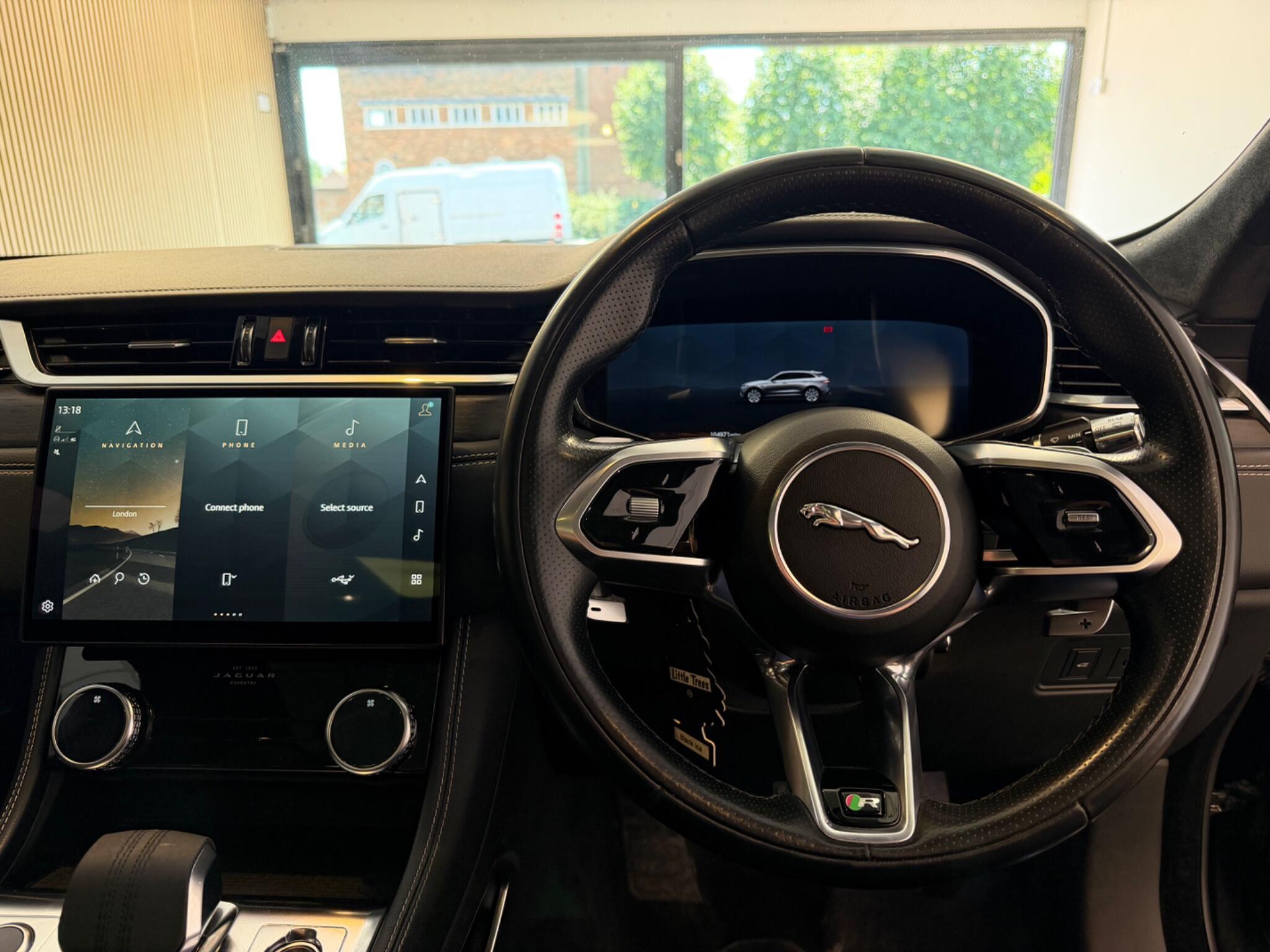 Jaguar F-PACE
